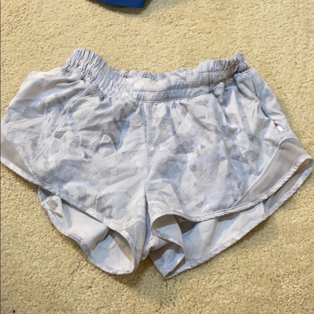 Lululemon Hotty Hot Shorts 2.5
